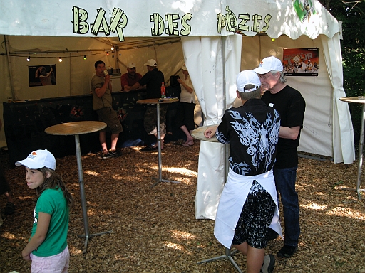 IMG_0977.JPG - Le bar des p�dzes