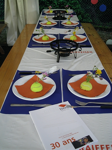 IMG_1010.JPG - D�coration de table pour la fondue vigneronne, pens�e par Coralie et Anthony Jotterand.